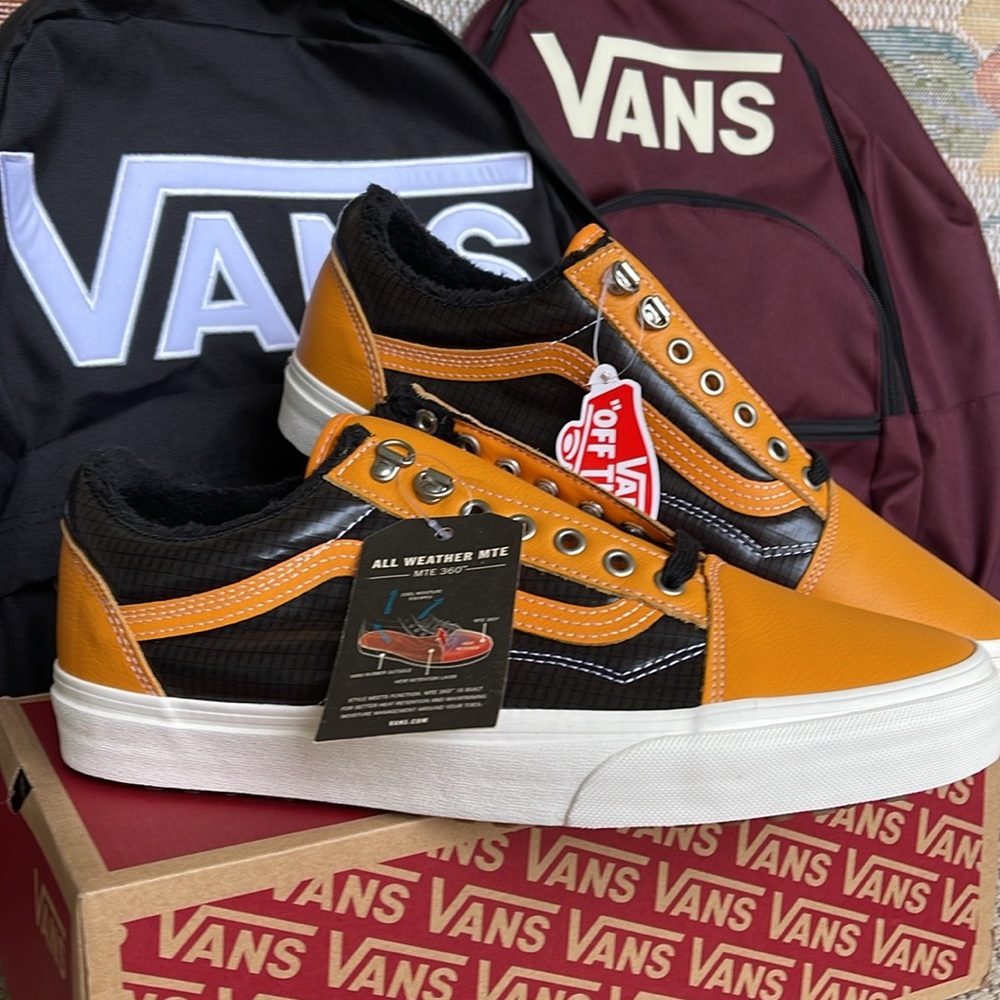 Vans Men’s Old Skool Mte (Mte) Apricot/Black
VN0A348F2NF
Sneakers - Picture 4 of 16